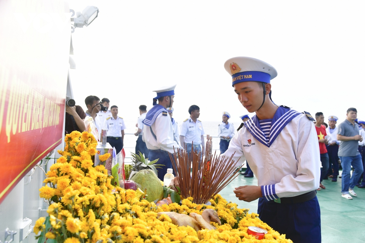 Lễ tưởng niệm cán bộ, chiến sĩ hy sinh khi làm nhiệm vụ bảo vệ đảo Gạc Ma
